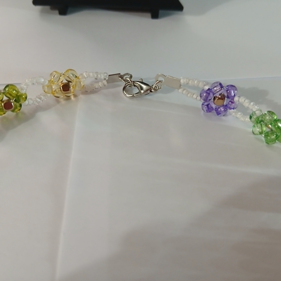 Multicolor Floral Beaded Necklace - Picture 2 of 3